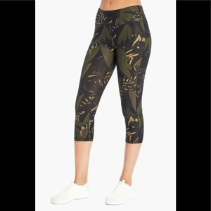 NWT Marika Sport Palm Printed Capri Legging